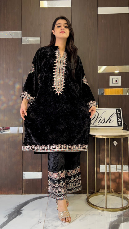 Hira Pakistani Crushed Velvet Suit 16 (Black)