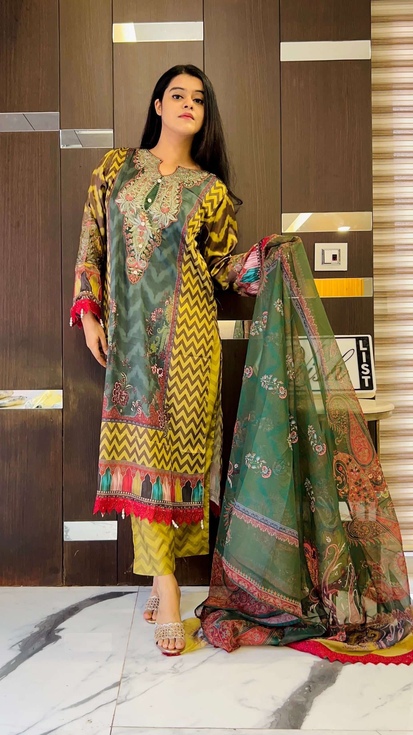 Mahira Pakistani Silk Set 07