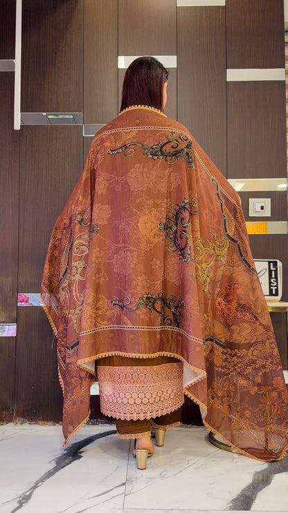 Dananeer Pakistani Luxe Lawn Set 09