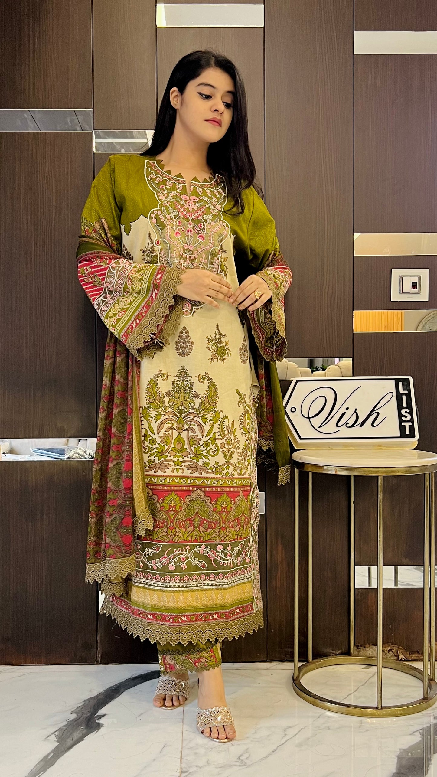 Dananeer Pakistani Lawn Set 02 (Mehendi Green)