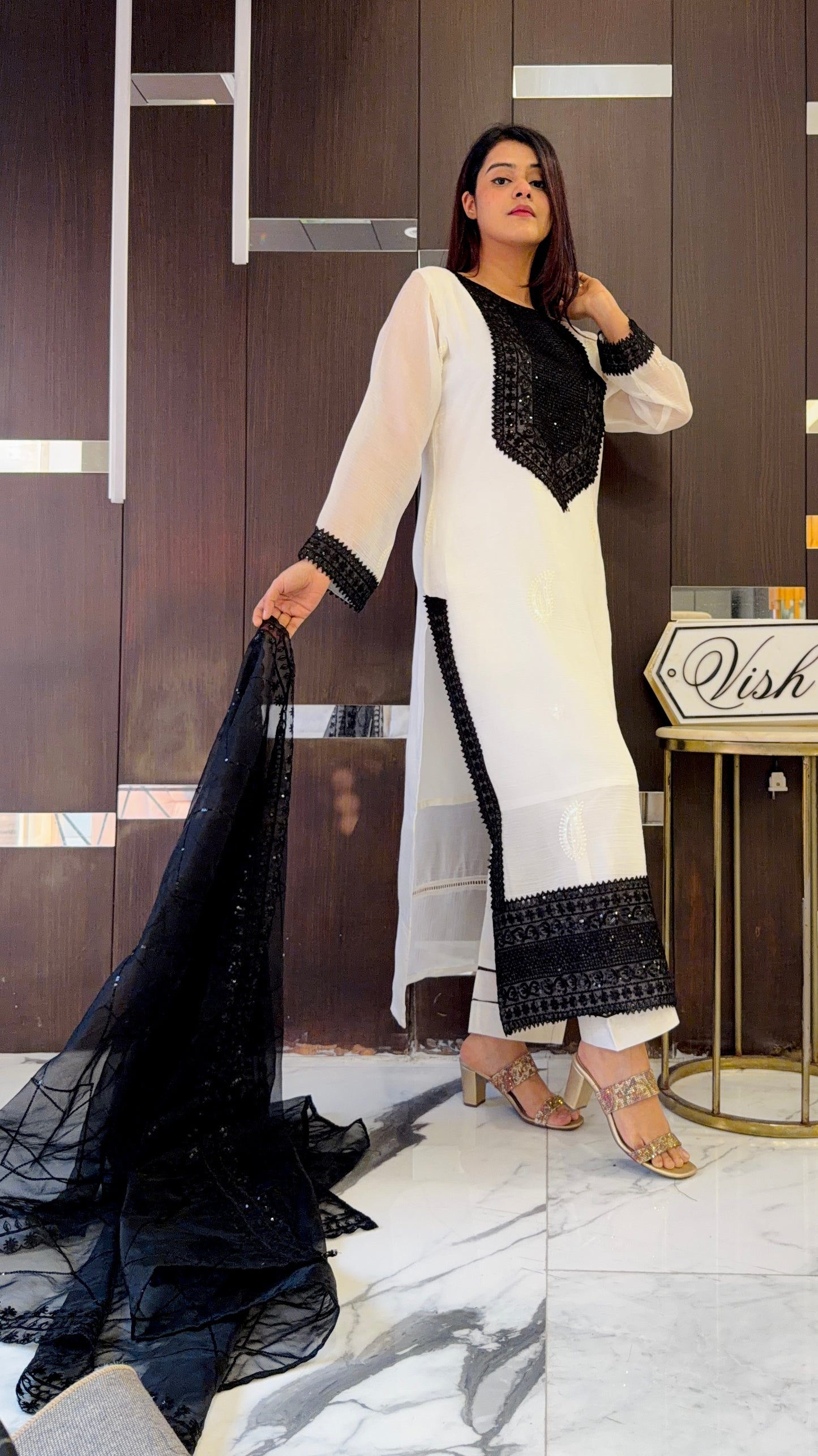 Yumna Pakistani Formal Set 01
