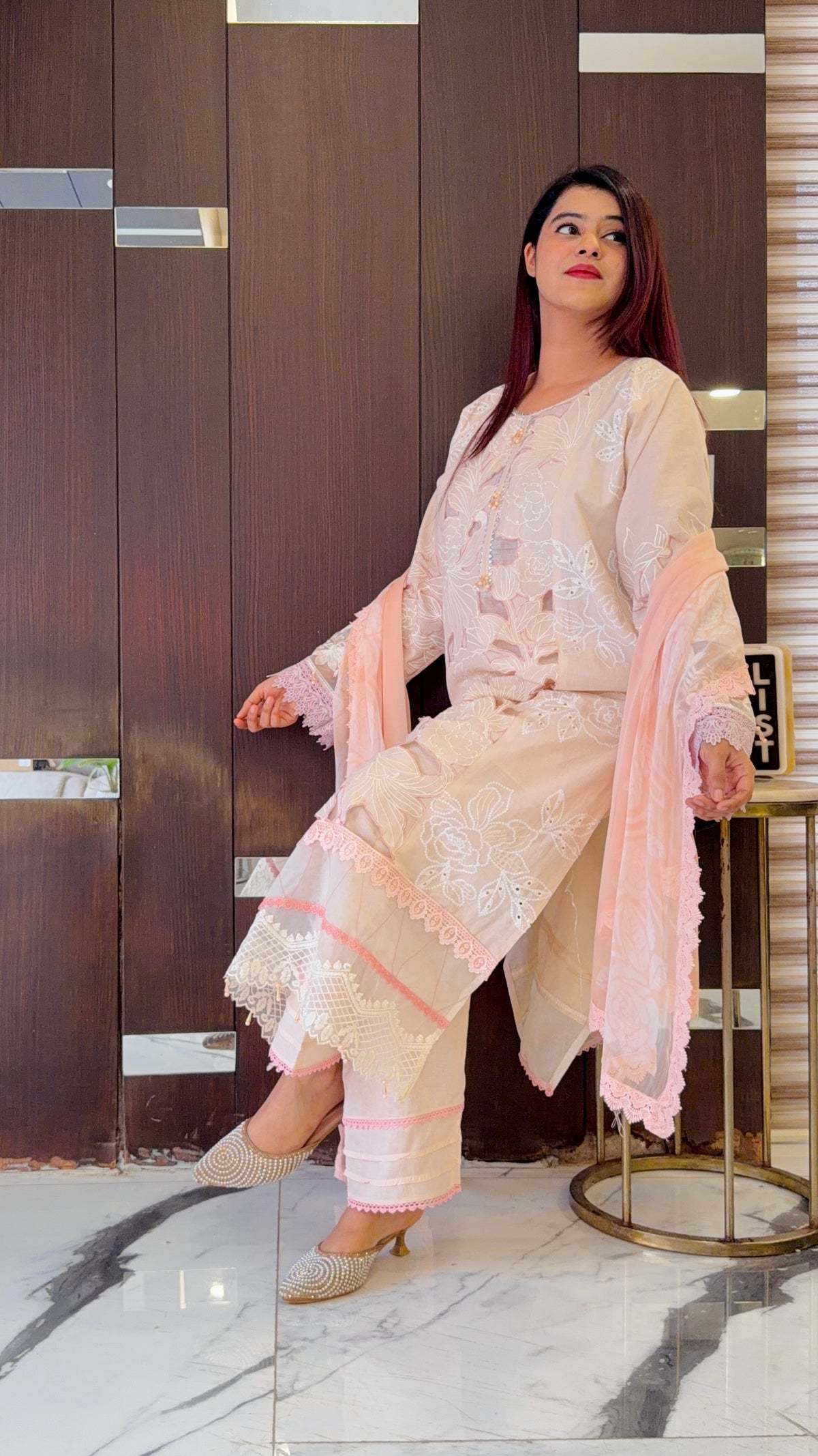 Izmir Pakistani Luxe Lawn Set 09
