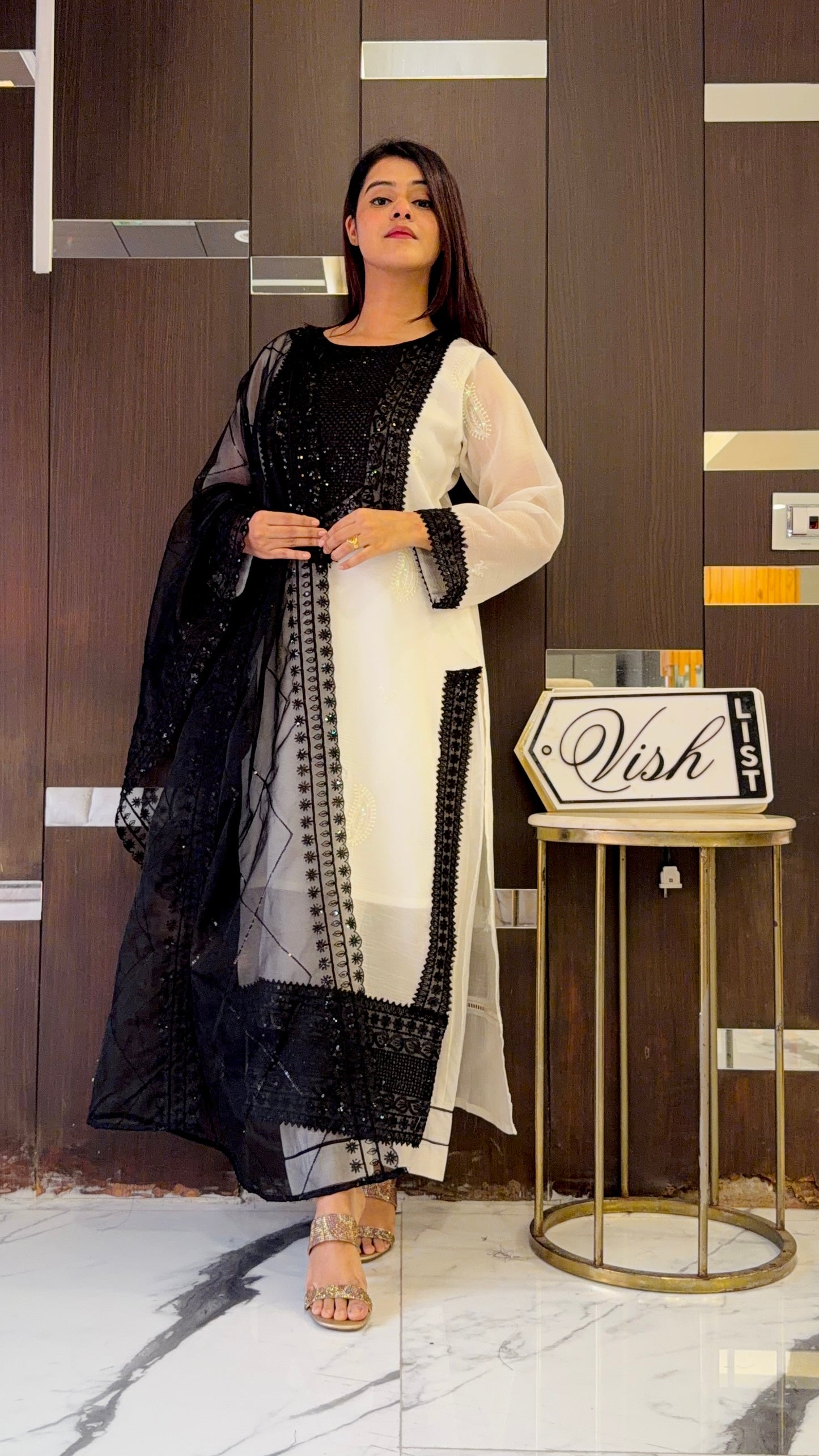 Yumna Pakistani Formal Set 01