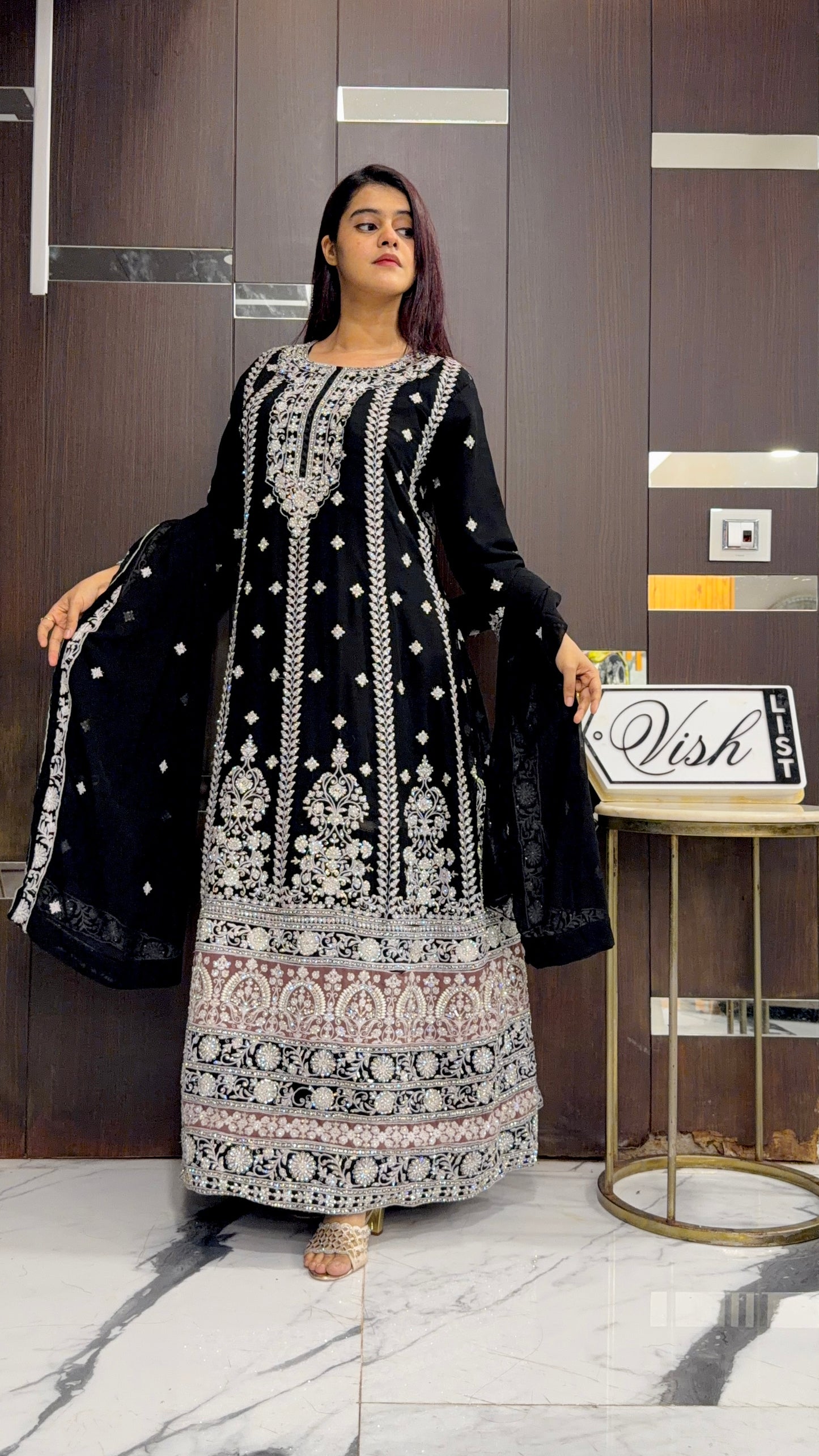 Zafrah Pakistani Formal Gown 01