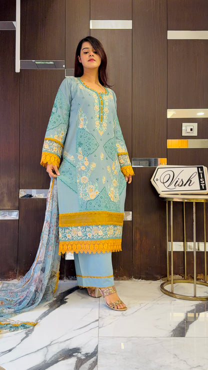 Dananeer Pakistani Luxe Lawn Set 04