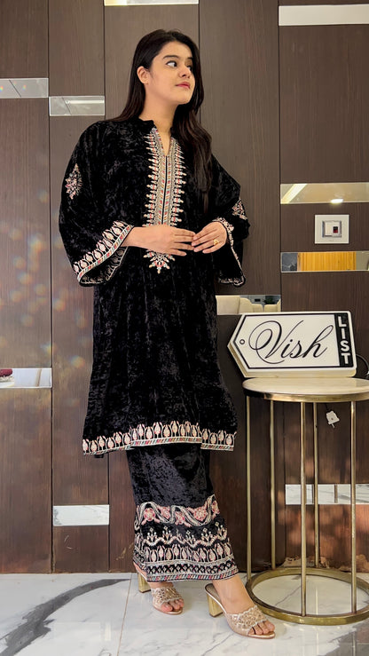 Hira Pakistani Crushed Velvet Suit 16 (Black)