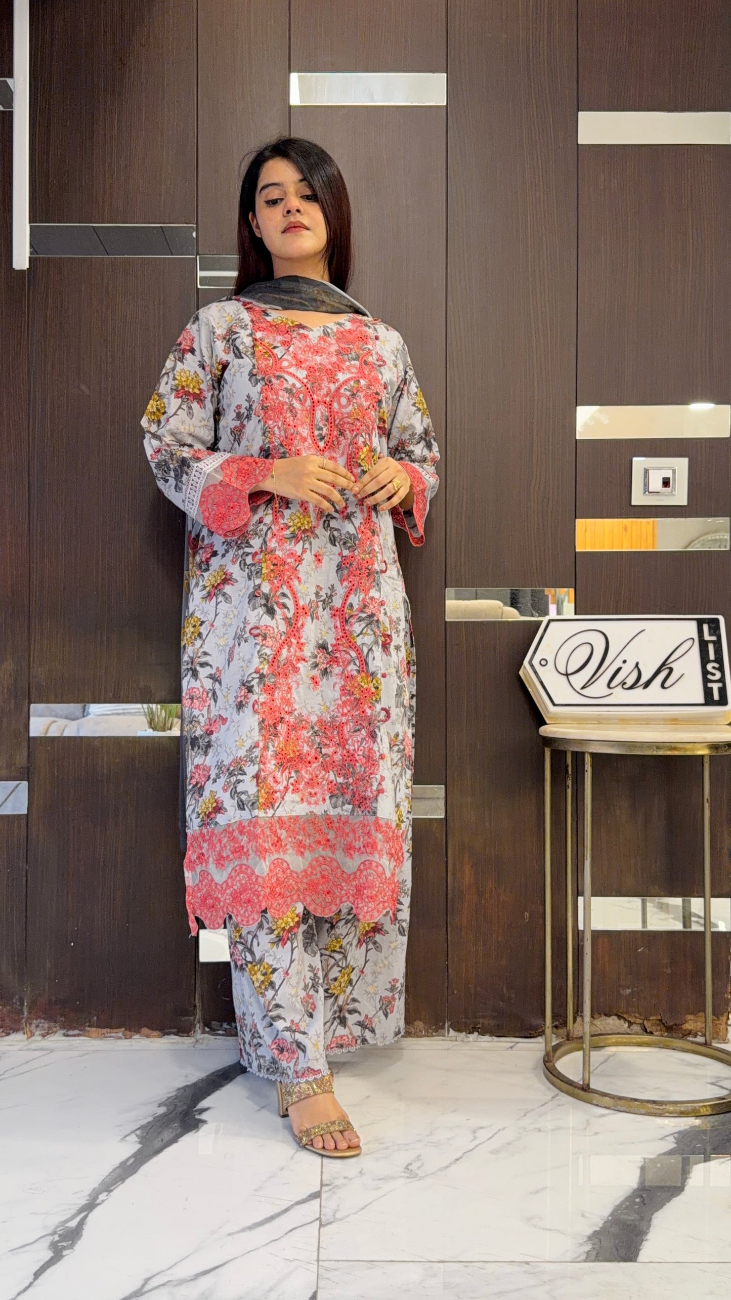 Raha Pakistani Lawn Set 07