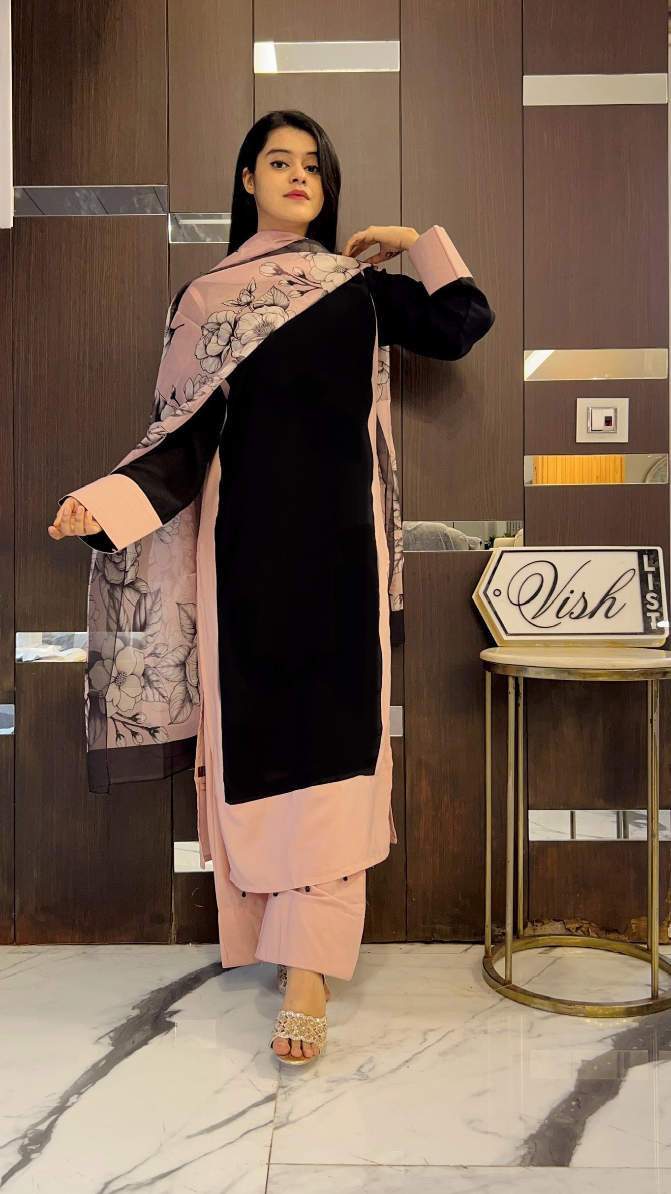 Zoya Semi-Formal Pakistani Suit 04