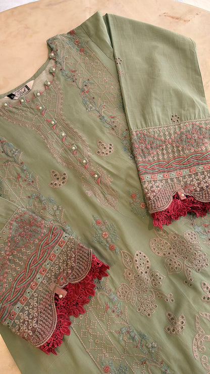 Izmir Pakistani Luxe Lawn Set 03