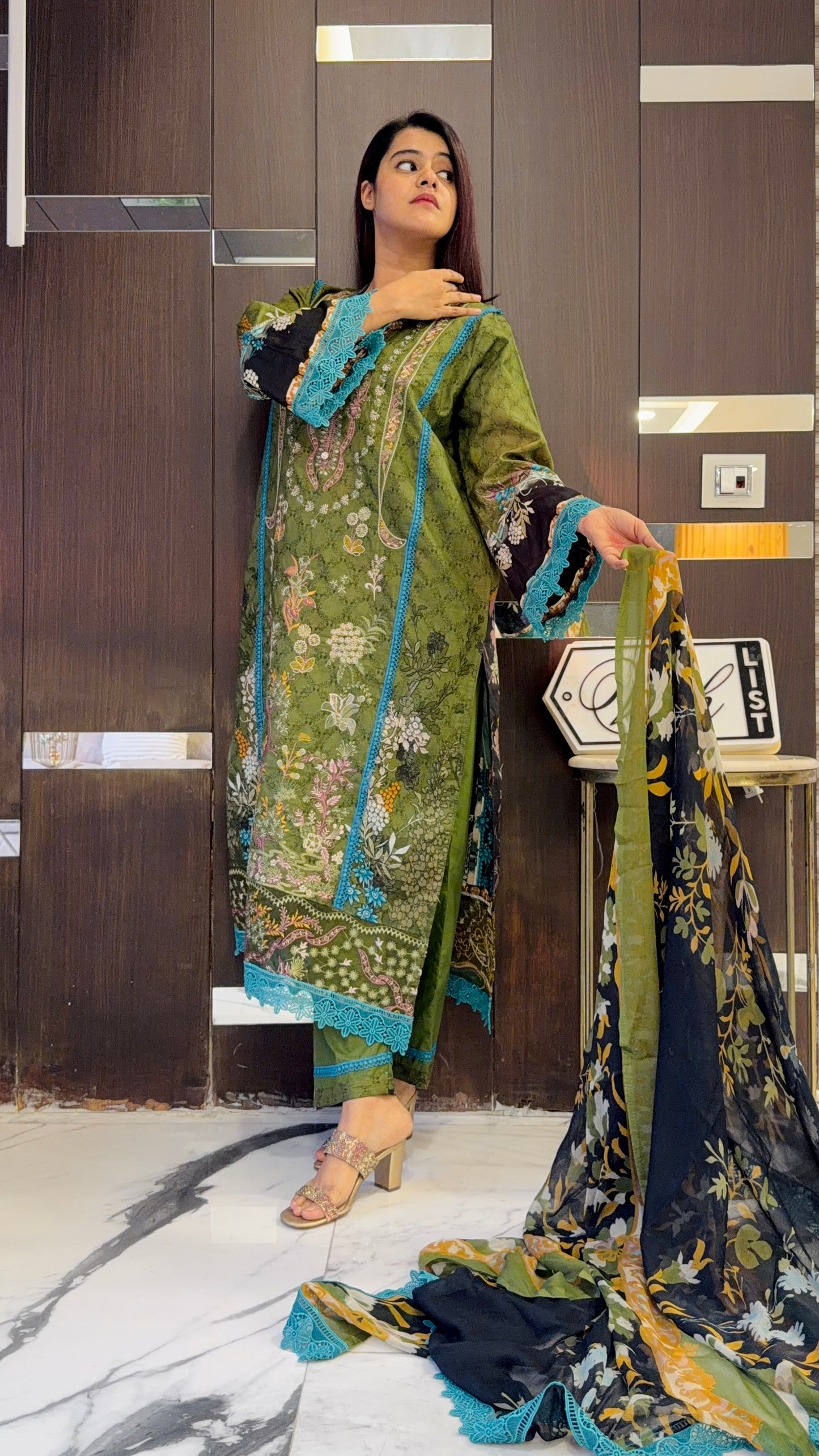 Masoom Pakistani Lawn Set 08