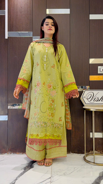 Izmir Pakistani Luxe Lawn Set 04