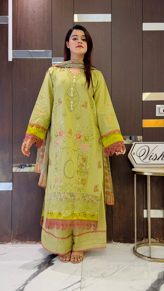 Izmir Pakistani Luxe Lawn Set 04