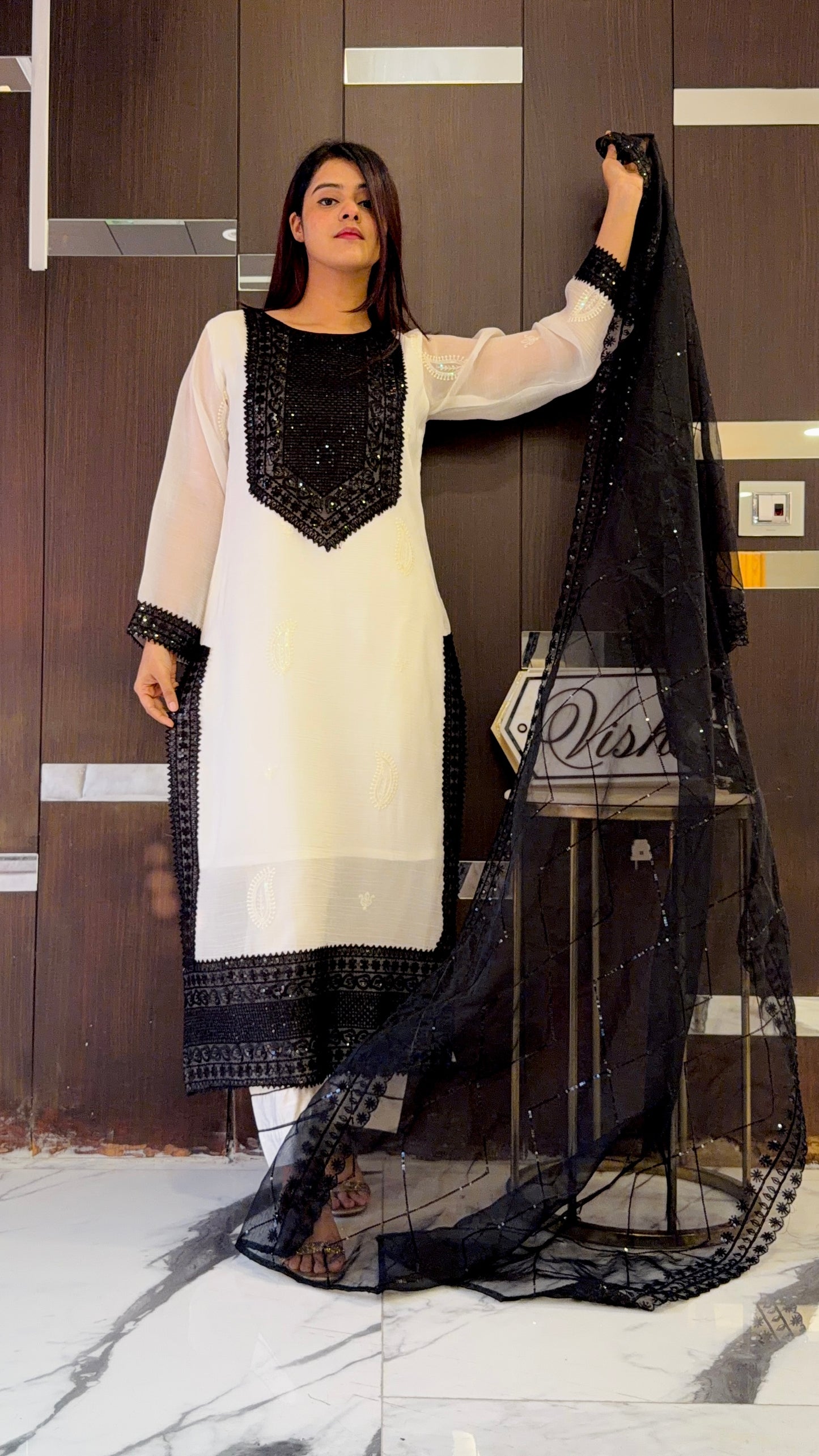 Yumna Pakistani Formal Set 01