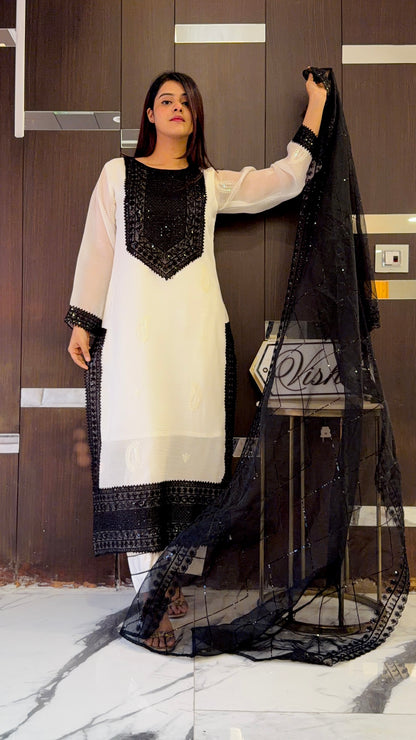 Yumna Pakistani Formal Set 01