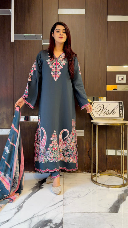 Pari Pakistani Kaftan Set 19