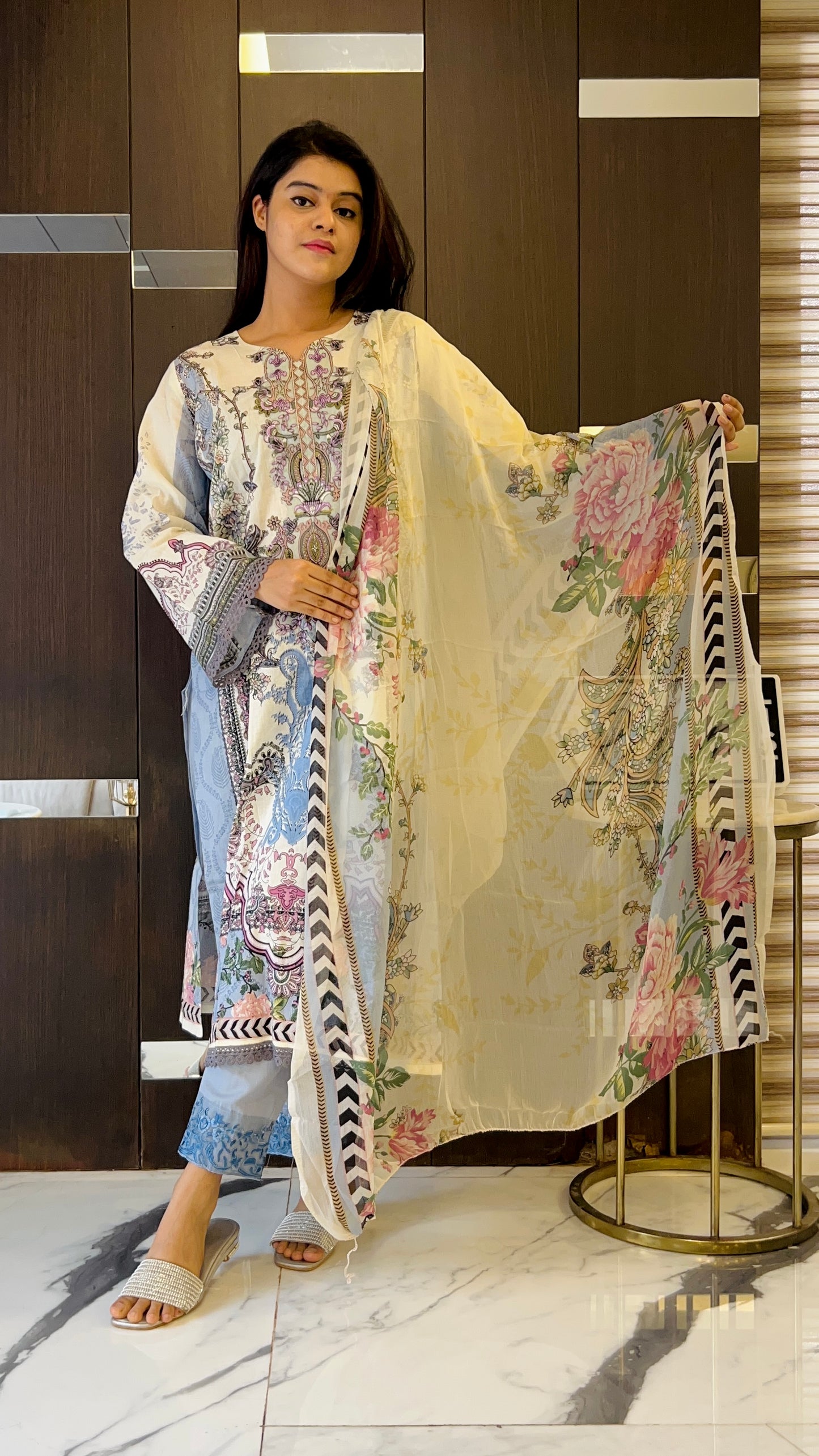 Pakistani Lawn Set LS 49