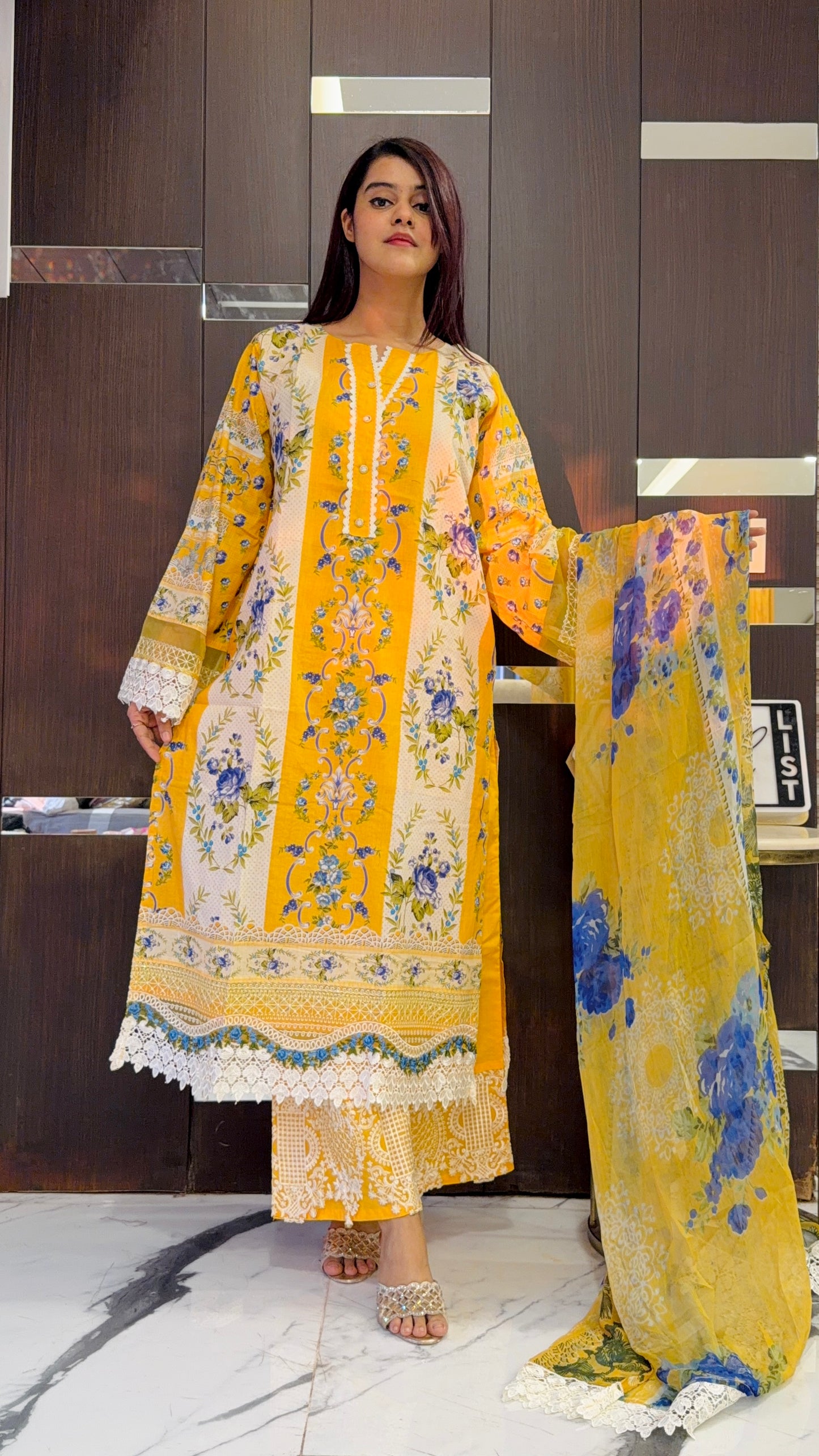 Irha Pakistani Lawn Set 08