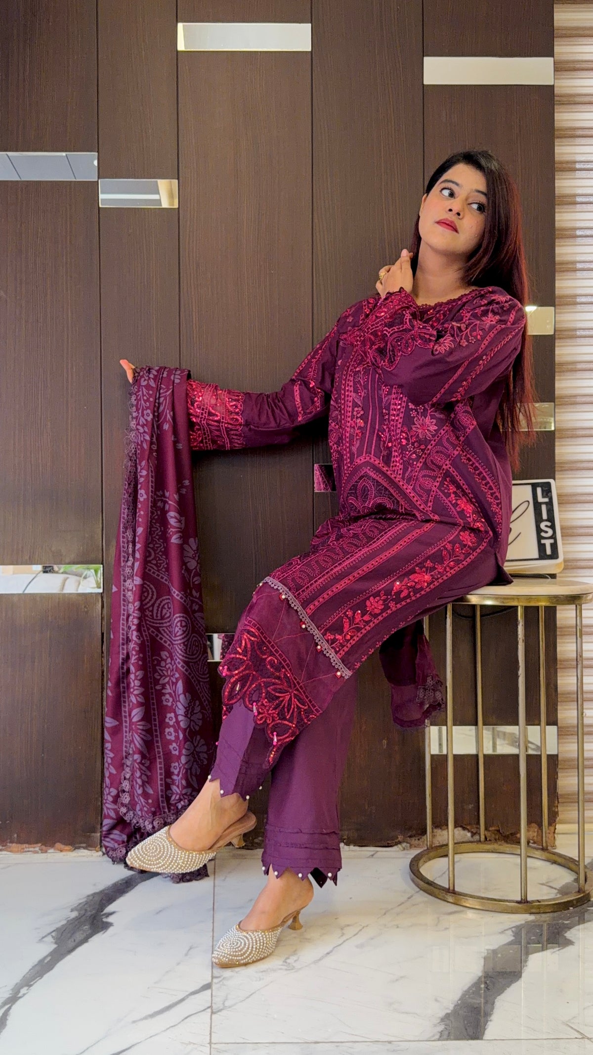 Izmir Pakistani Luxe Lawn Set 07