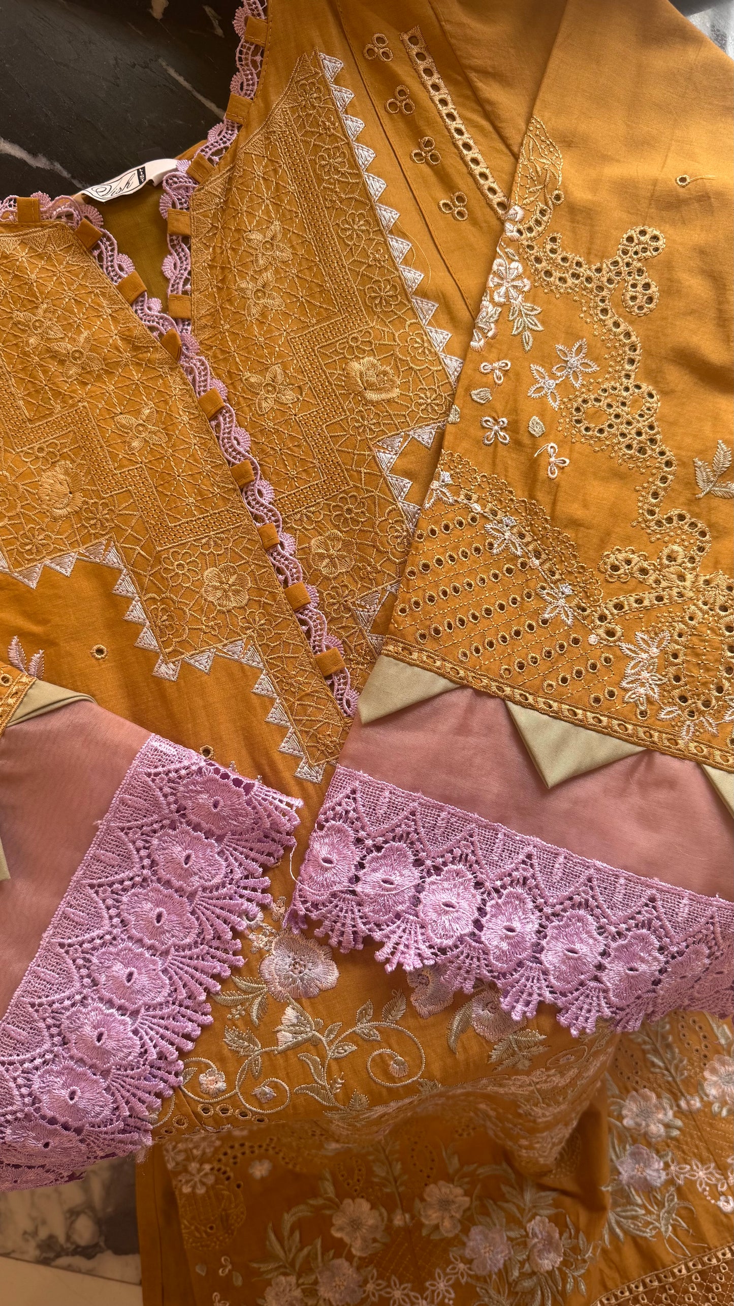 Raha Pakistani Luxe Lawn Set 10