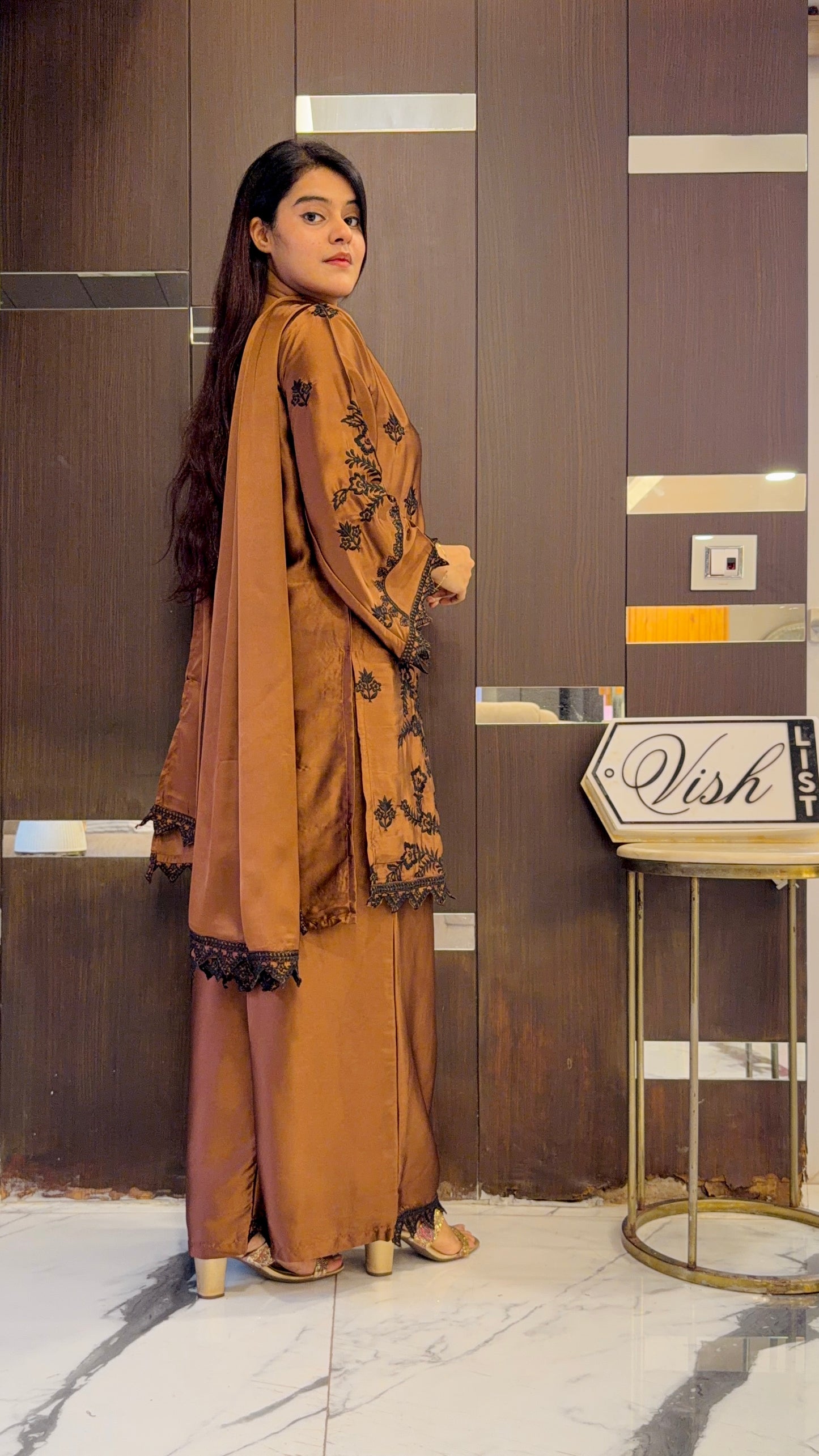 Alizeh Pakistani Semi-Formal Set 09