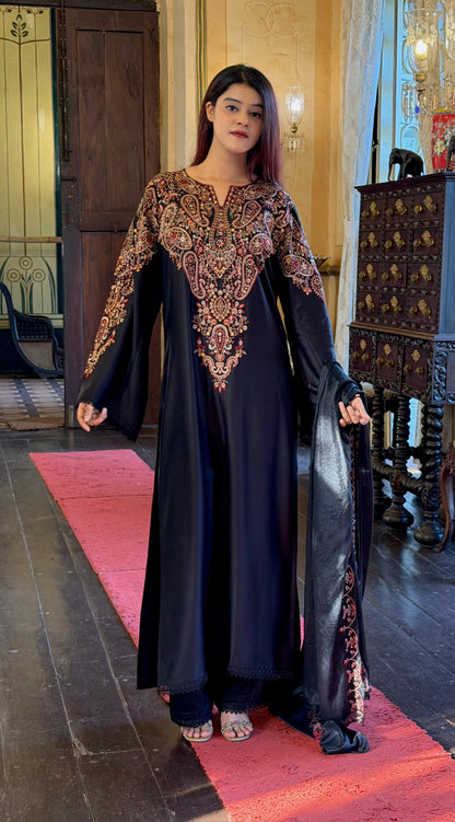 Gulrez Pakistani Suit 01