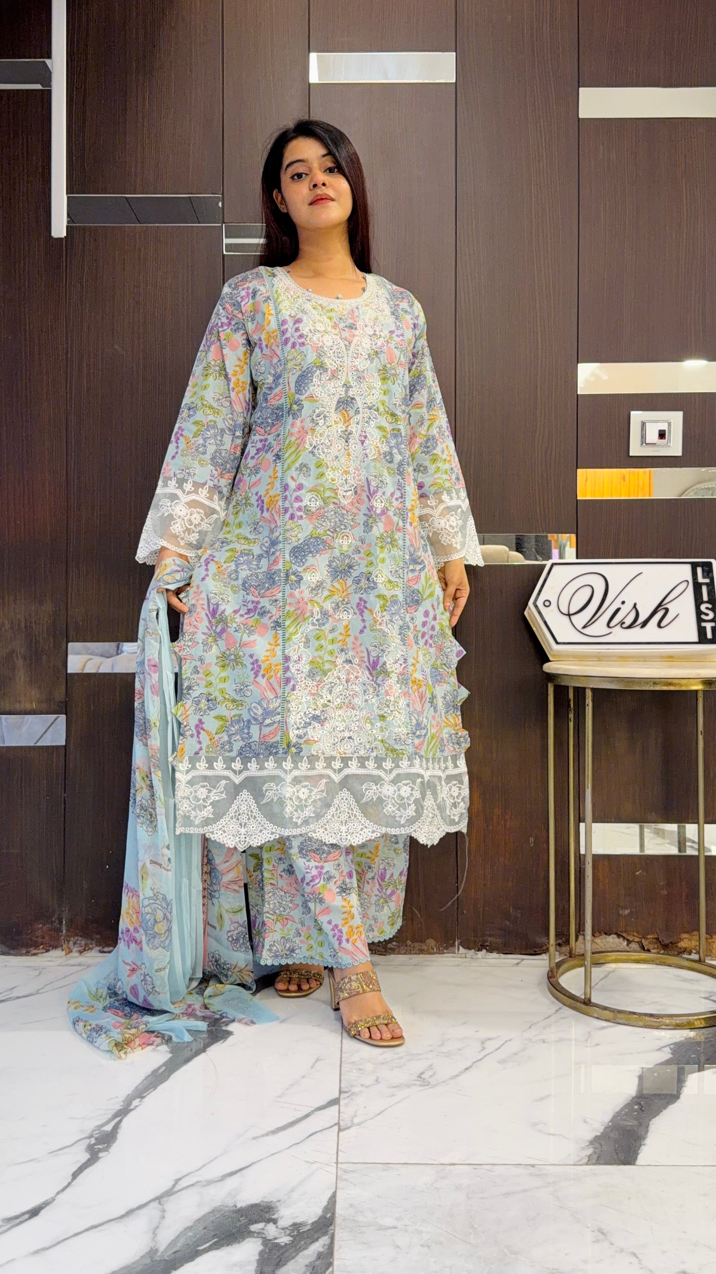 Raha Pakistani Lawn Set 05