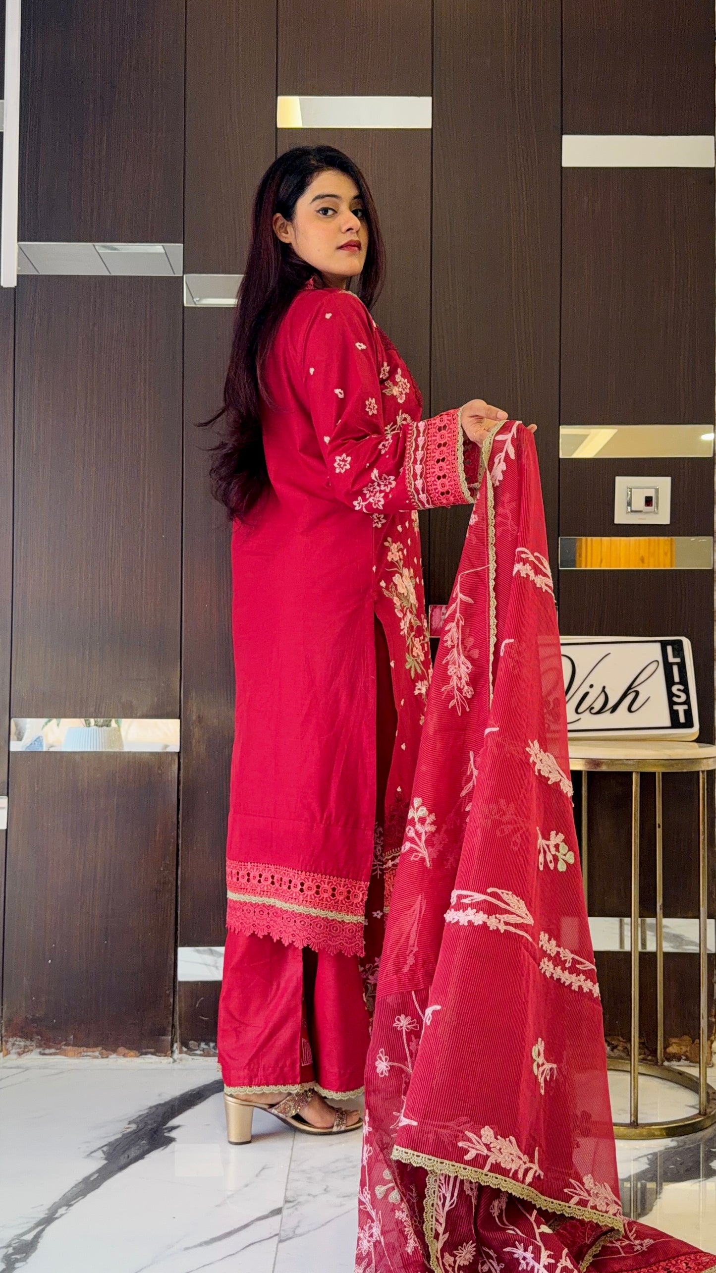 Anah Pakistani Lawn Set 03