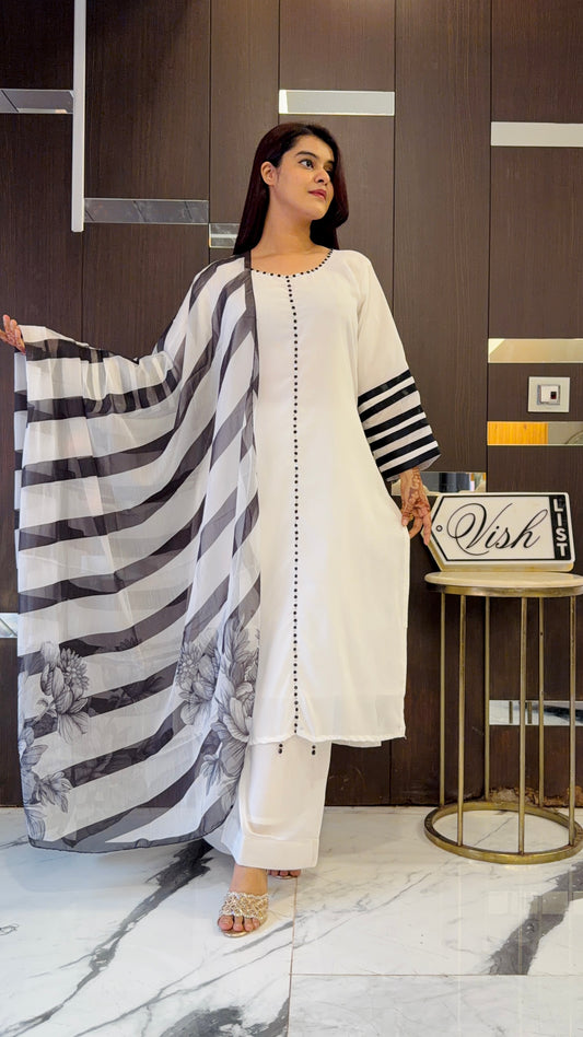 Hania Amir Pakistani Formal Set 01