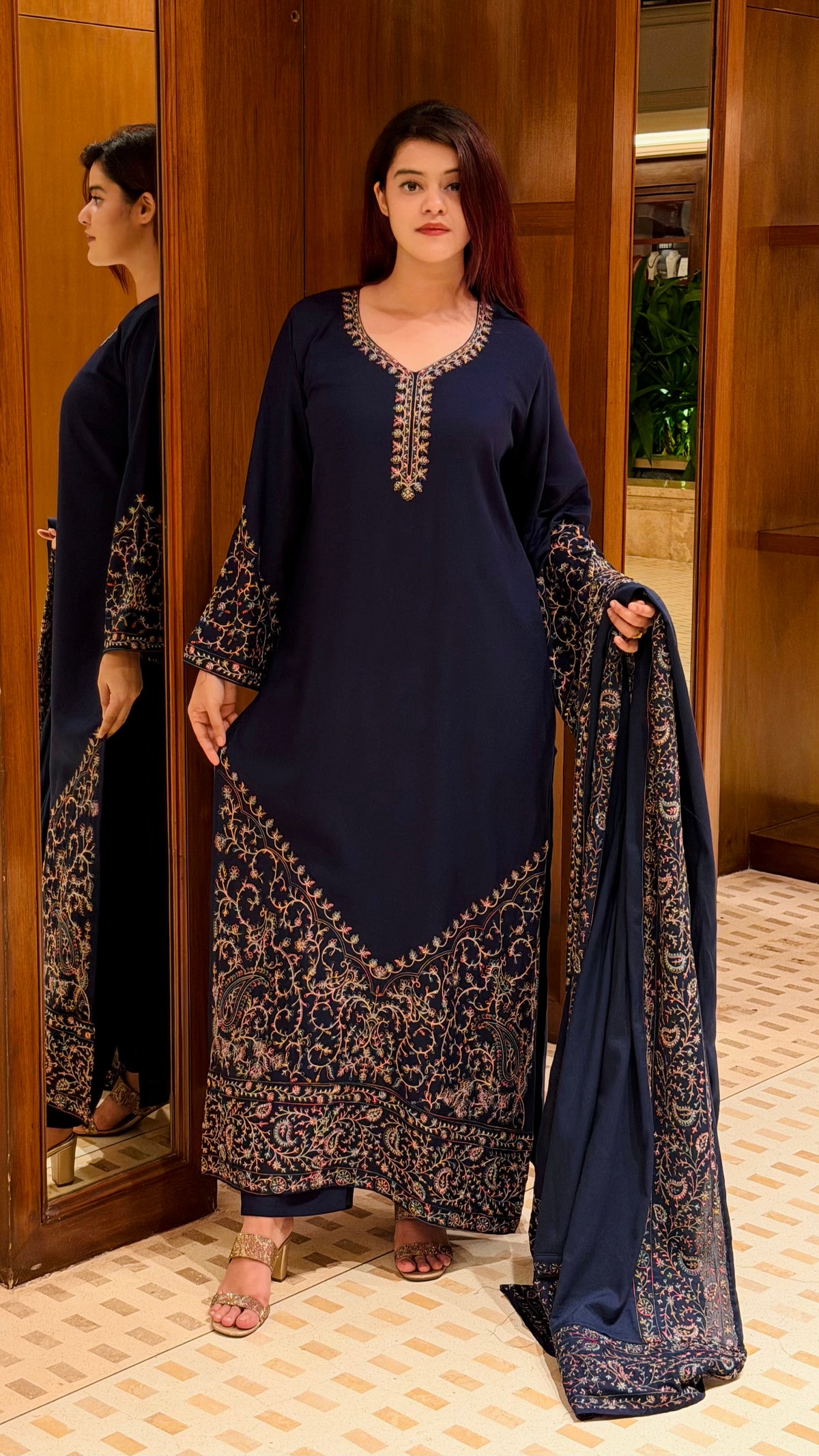 Laiba Kashmiri Suit 01