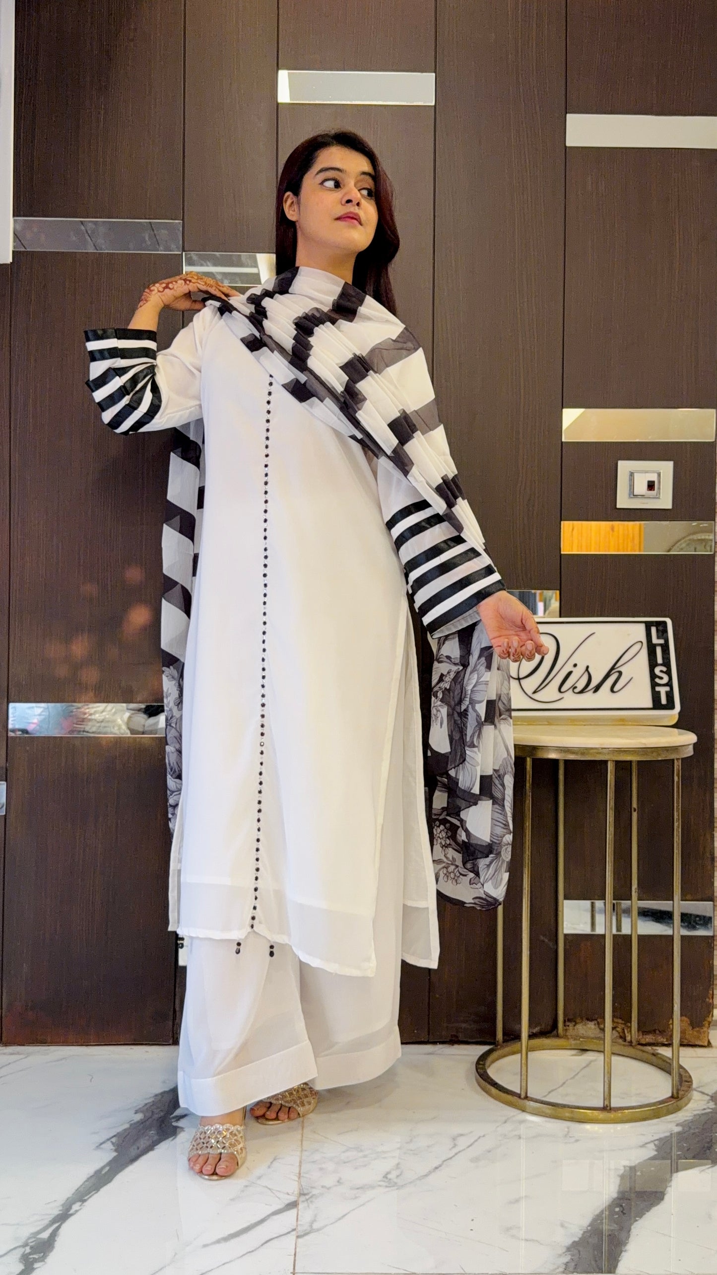 Hania Amir Pakistani Formal Set 01