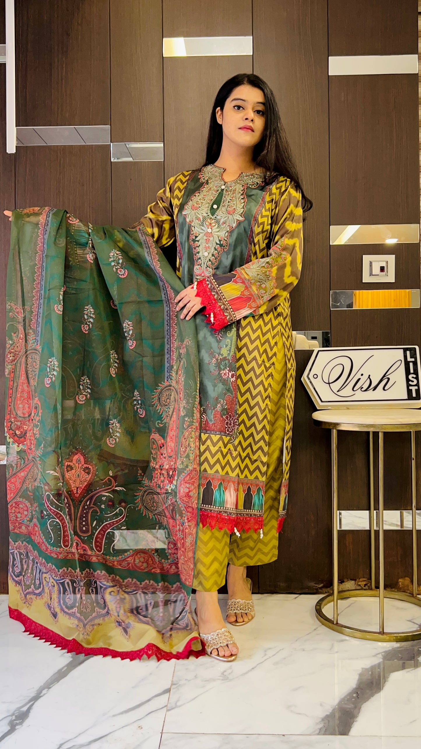 Mahira Pakistani Silk Set 07