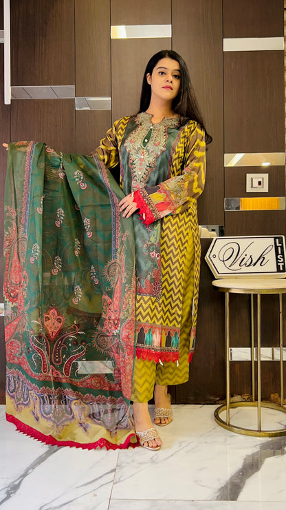 Mahira Pakistani Silk Set 07