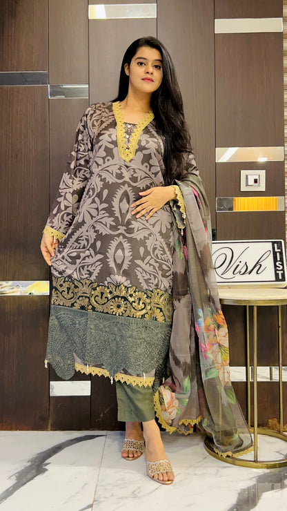 Mahira Pakistani Silk Set 05