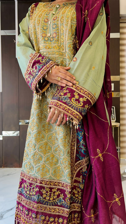 Zaheen Pakistani Suit 02