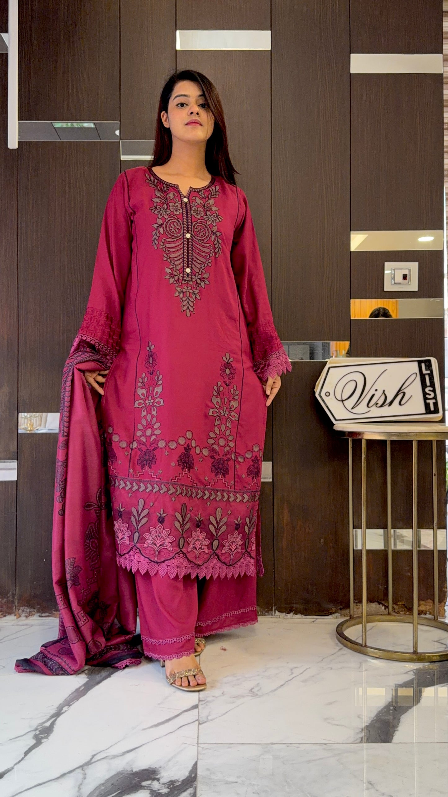 Shafa Pakistani Lawn Set 02