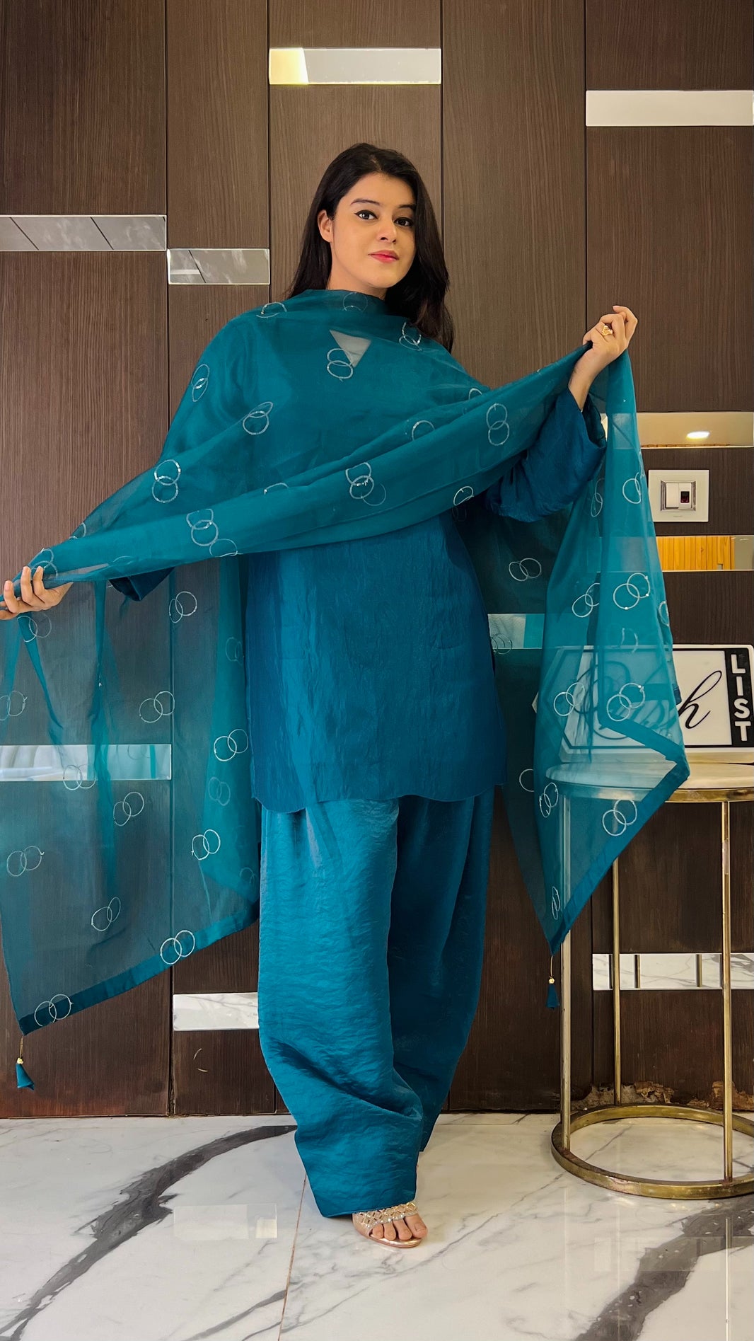 MONOMEE WHITE FARSHI SALWAR