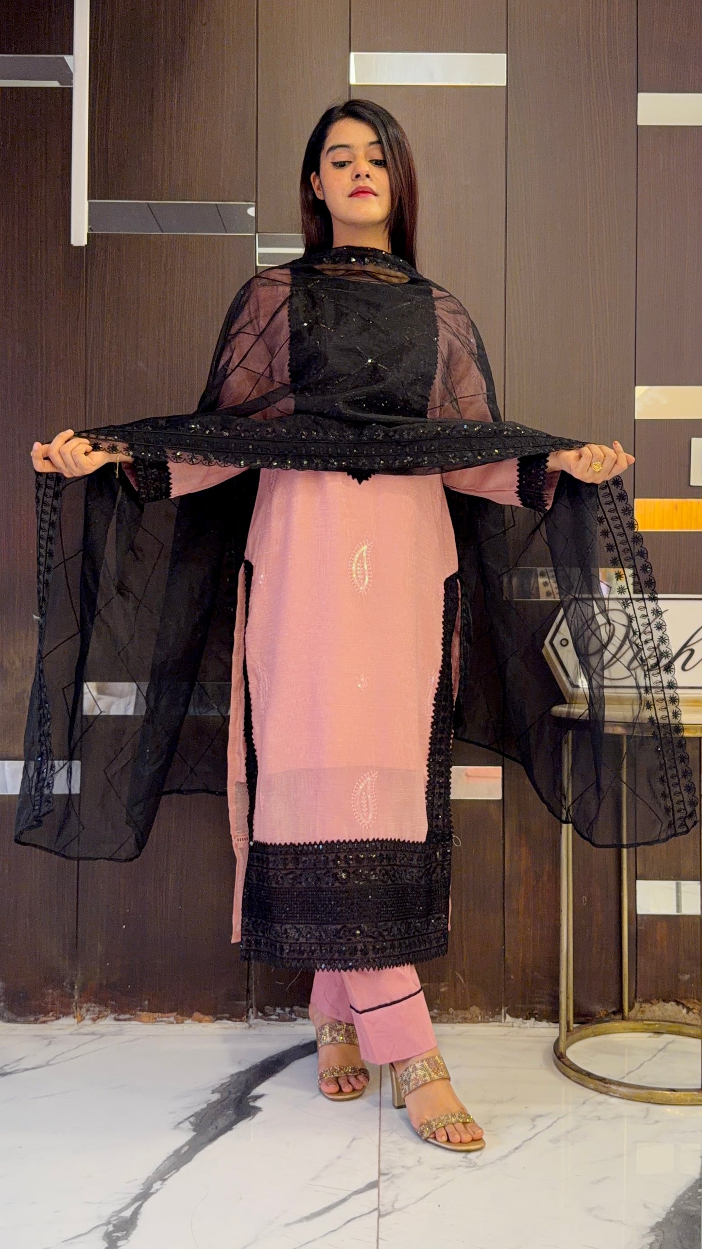 Yumna Pakistani Formal Set 02