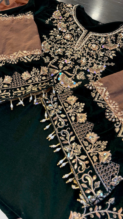 Zoya Velvet Farshi Salwar Suit 01