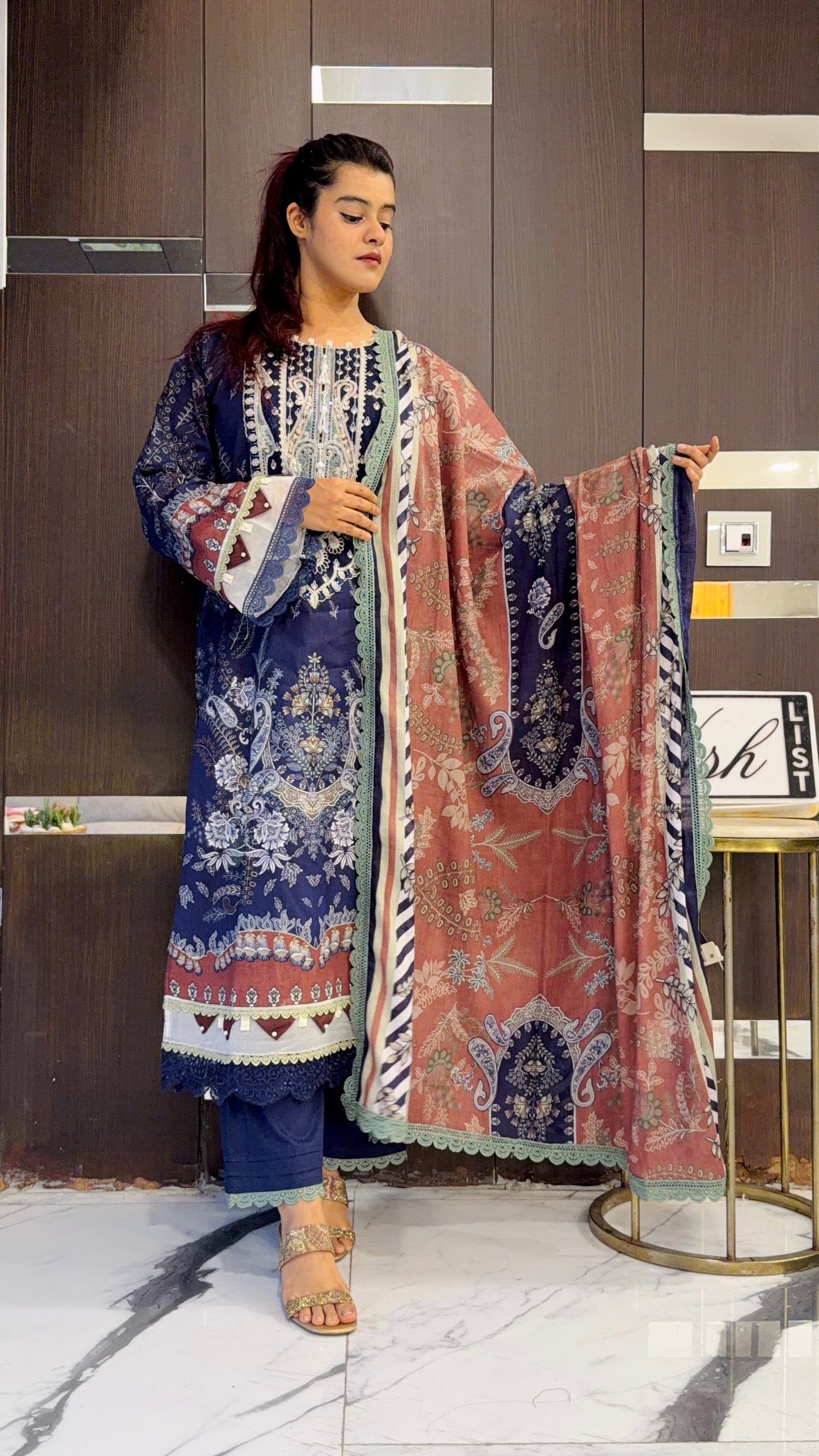 Shamah Pakistani Lawn Set 01