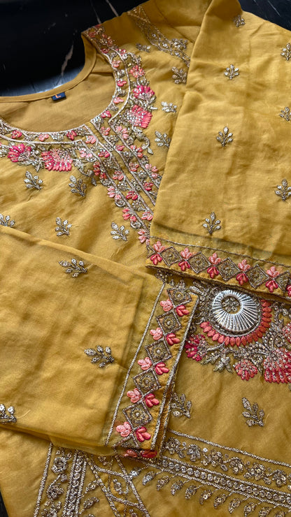 Nazm Pakistani Formal Set 15