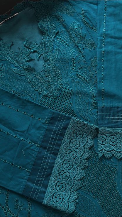 Gulzaar Pakistan Luxe Lawn Set 01