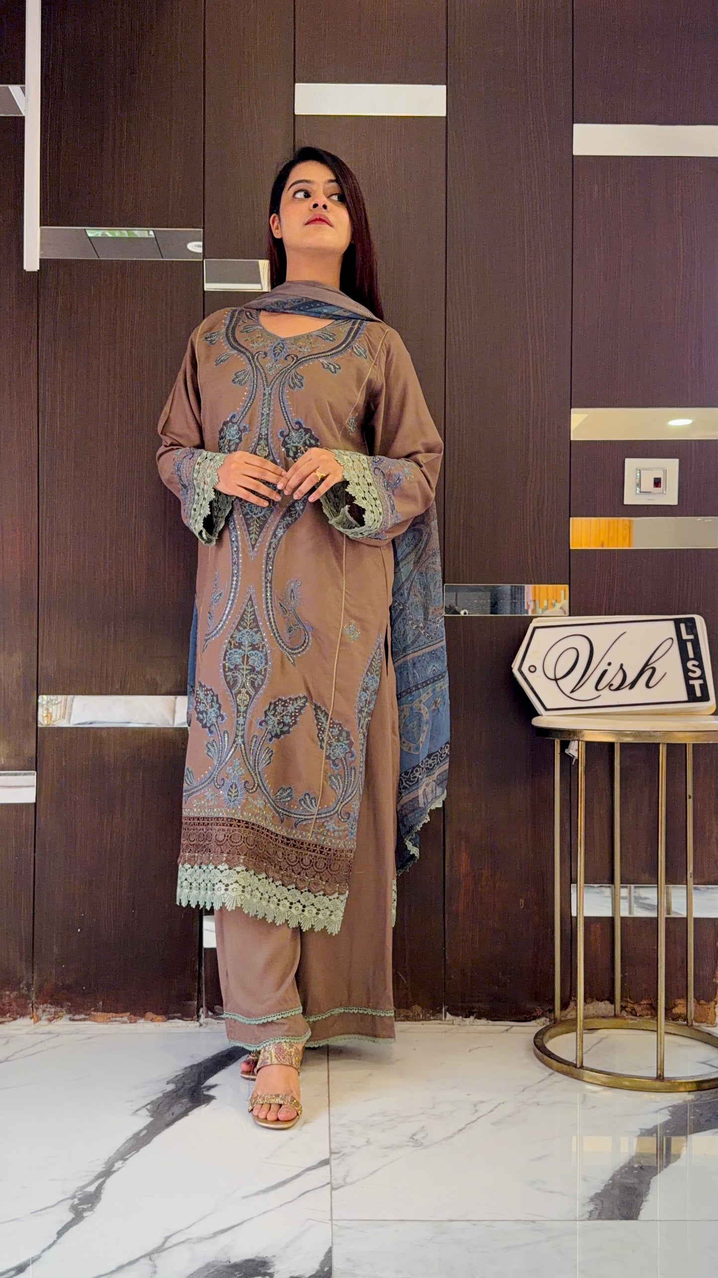 Shafa Pakistani Lawn Set 01