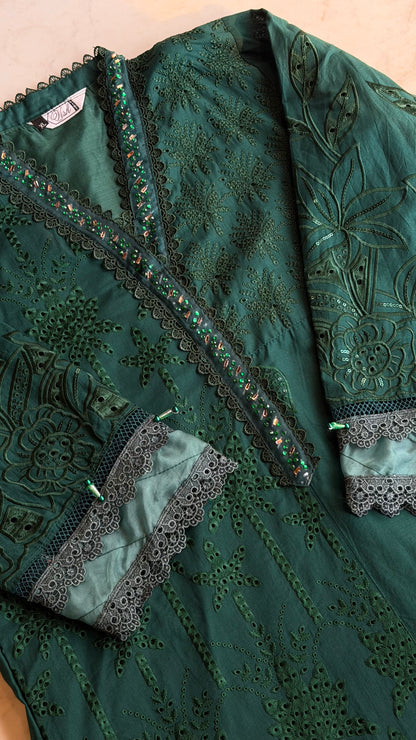 Izmir Pakistani Luxe Lawn Set 06
