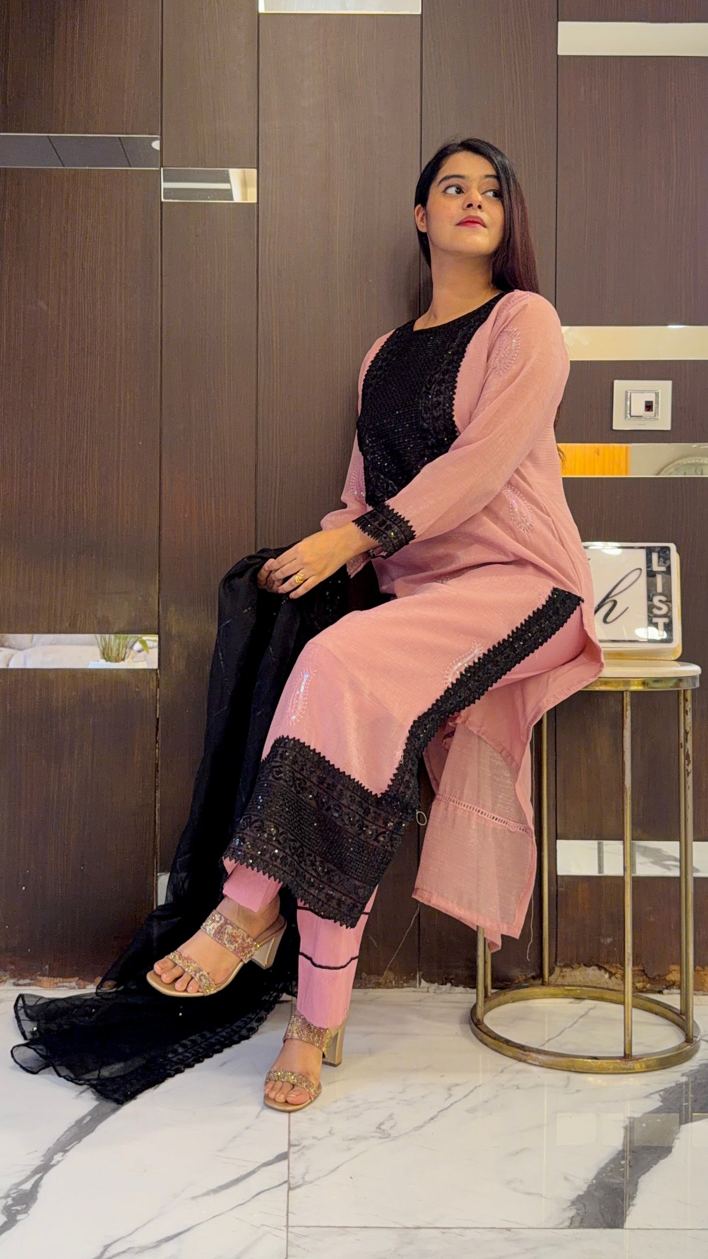 Yumna Pakistani Formal Set 02