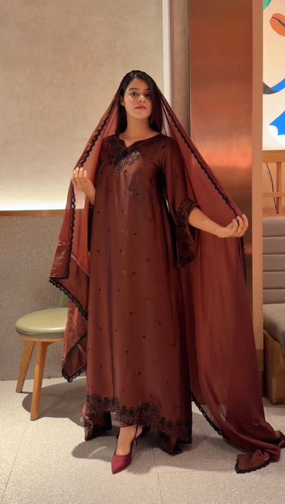Dananeer Pakistani Kaftan Set
