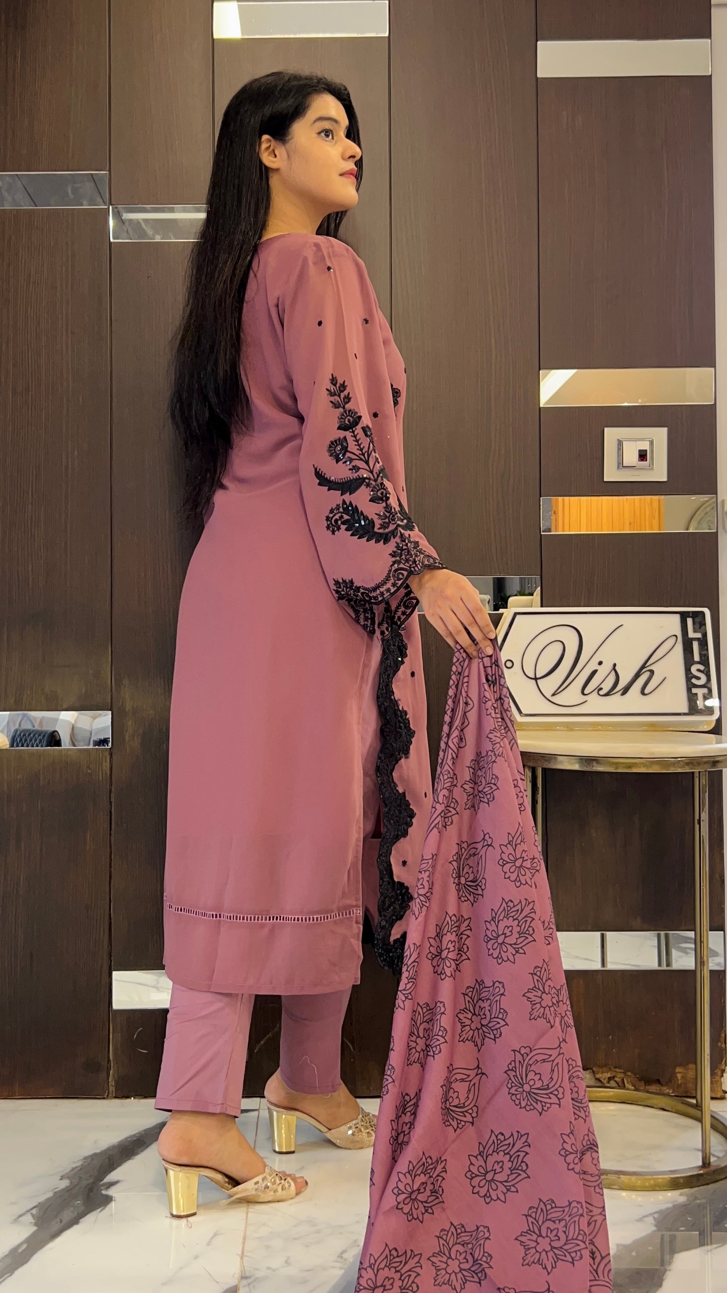 Zoya Semi-Formal Pakistani Suit 03