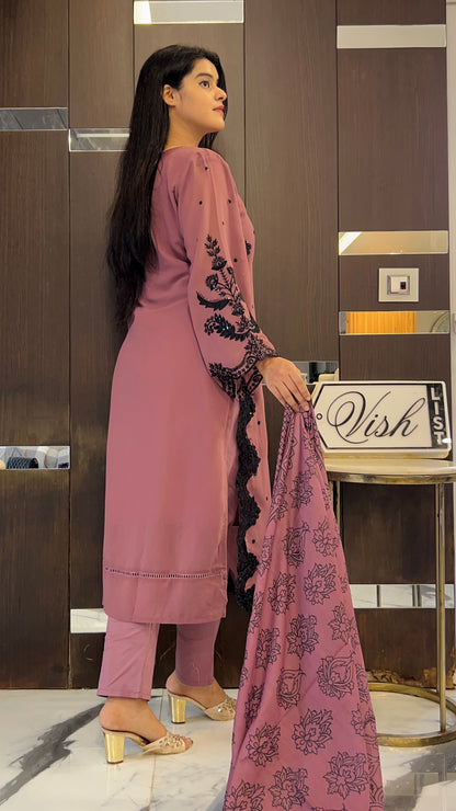 Zoya Semi-Formal Pakistani Suit 03