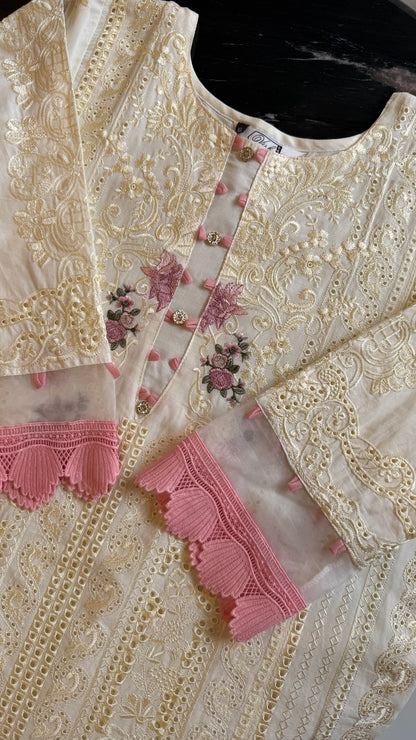 Anah Pakistani Lawn Set 08