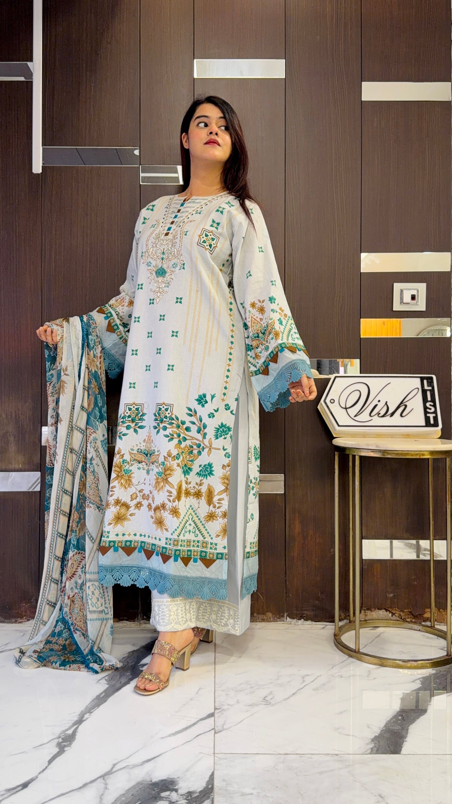 Bilkis Pakistani Lawn Set 04